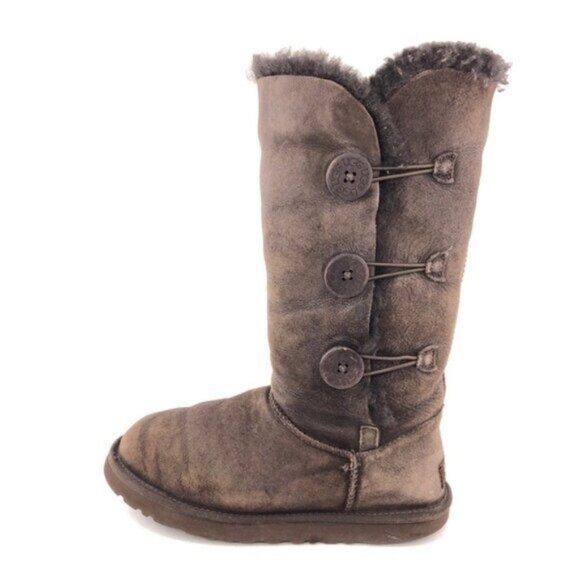 UGG Australia Bailey Button Triplet Sheepskin Winter Boots 8 - Picture 1 of 13